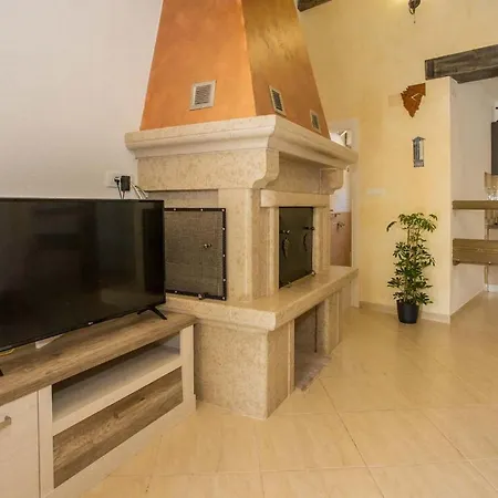Casa Ivana בית נופש Karojba