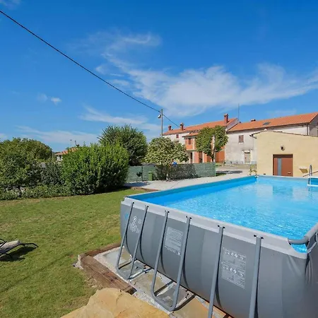 Holiday home Casa Ivana Karojba